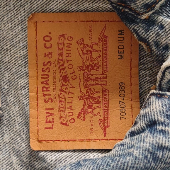Levi's Size Medium Blue Trucker Jean Jacket - Picture 3 of 13